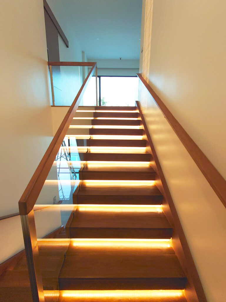 พื้นไม้บันได